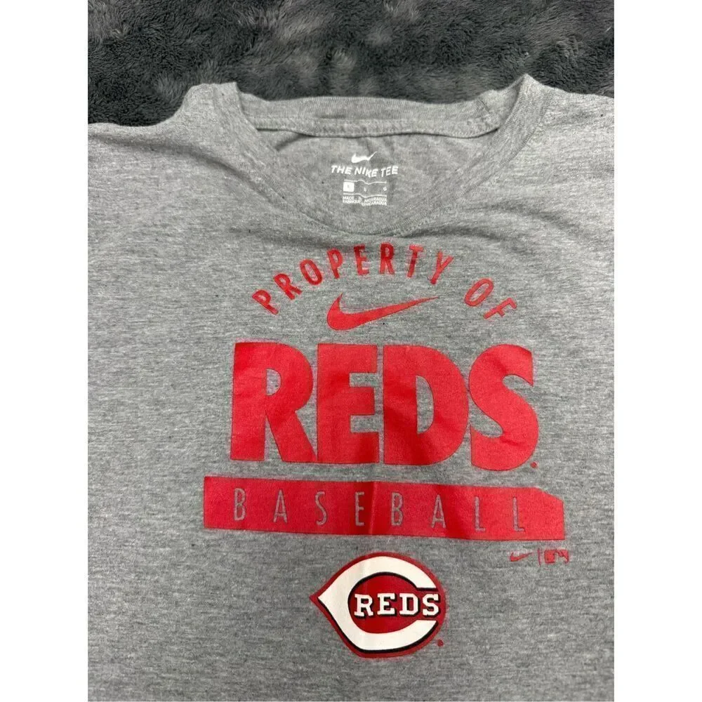 Grey and red Nike Cincinnati Reds Men’s Large cotton t-shirt #baseball